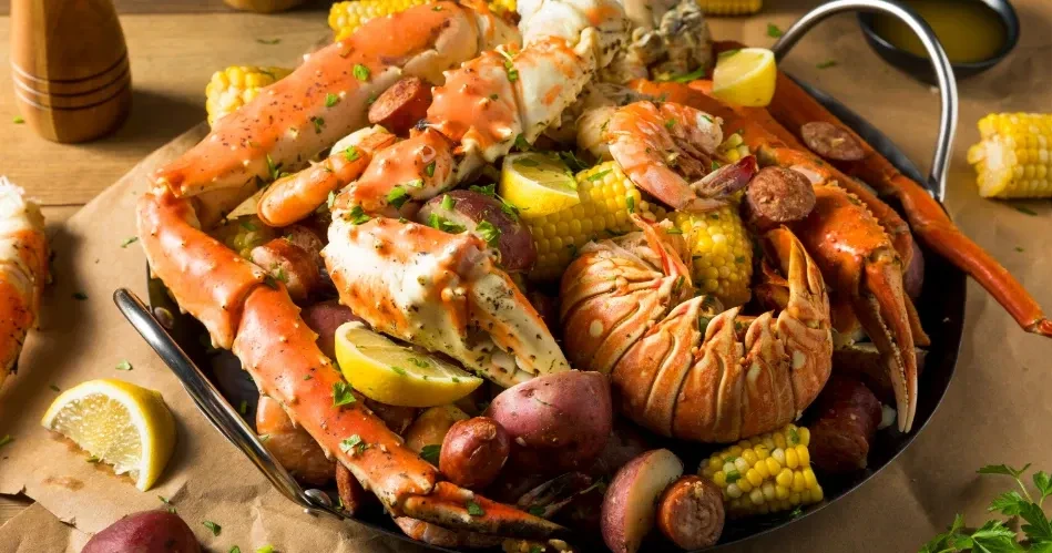 A Food Lover’s Guide to Morro Bay, USA: Coastal Flavors, Fresh Seafood & Hidden Gems