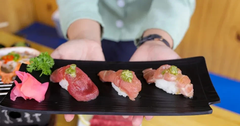 A Food Lover’s Guide to Morro Bay, USA: Coastal Flavors, Fresh Seafood & Hidden Gems