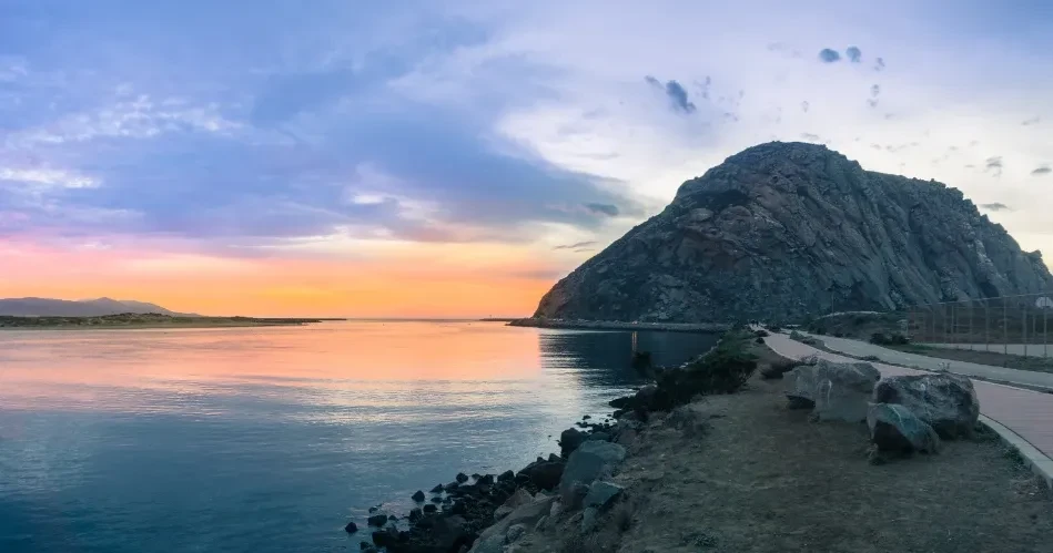 Morro Bay Travel Guide: Beaches, Attractions & Local Experiences Along California’s Coast