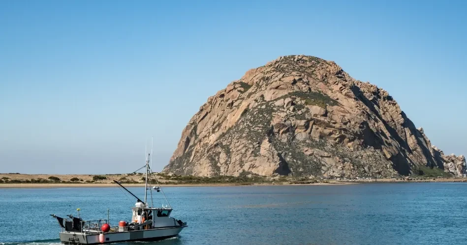 Morro Bay Travel Guide: Beaches, Attractions & Local Experiences Along California’s Coast